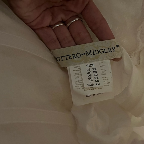 Sottero & Midgley Wedding Gown - Picture 7 of 10